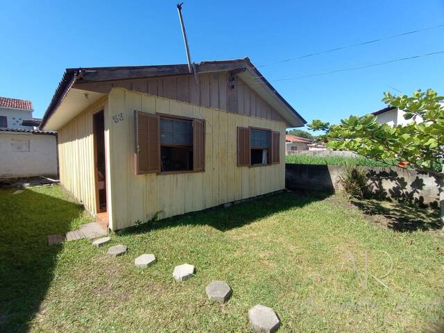 #0092 - Casa para Venda em Balneário Barra do Sul - SC